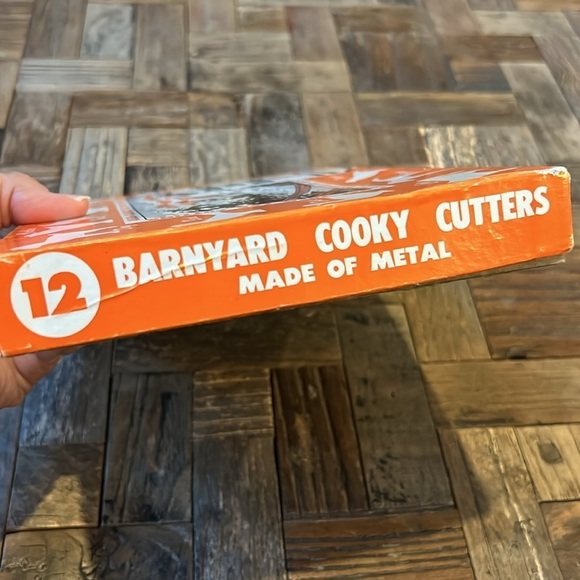 Vintage 1950s Barnyard Set Cooky Cutters Set of 12 - Picture 4 of 5